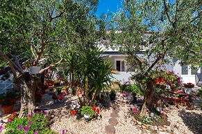 Say Close to Center and Beach 6 Kl