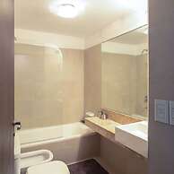 The Feather Comfortable Studio With Balcony