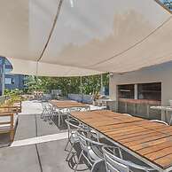 Torre Montagna I Stylish 1BR With Balcony in Nu ez