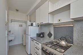 Torre Montagna I Stylish 1BR With Balcony in Nu ez