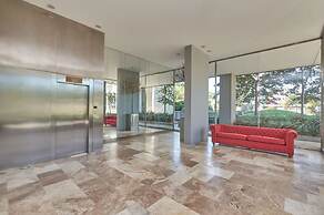 Torre Montagna I Stylish 1BR With Balcony in Nu ez