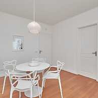 Torre Montagna I Stylish 1BR With Balcony in Nu ez