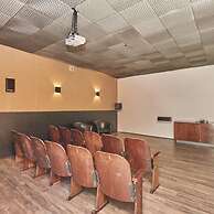 Torre Montagna I Stylish 1BR With Balcony in Nu ez