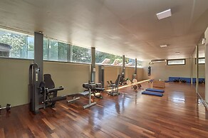 Torre Montagna I Stylish 1BR With Balcony in Nu ez