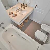 Torre Montagna I Stylish 1BR With Balcony in Nu ez