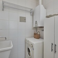 Torre Montagna I Stylish 1BR With Balcony in Nu ez