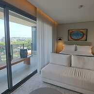 Pinheiros Silver I Modern Studio in Faria Lima