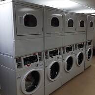 Pinheiros Silver I Modern Studio in Faria Lima