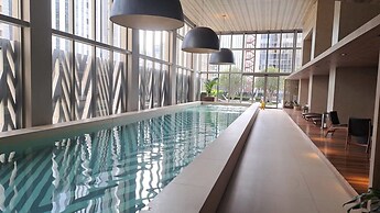 Pinheiros Silver I Modern Studio in Faria Lima