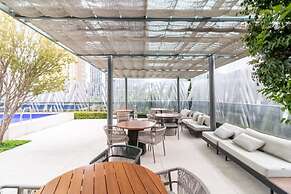 Pinheiros Silver I Modern Studio in Faria Lima