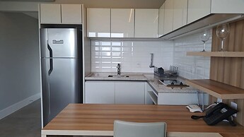 Pinheiros Silver I Modern Studio in Faria Lima