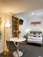 Modern studios Close to Hyde Park