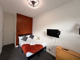Modern studios Close to Hyde Park