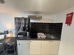 Modern studios Close to Hyde Park