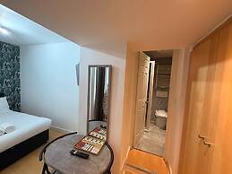 Modern studios Close to Hyde Park