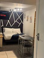 Modern studios Close to Hyde Park