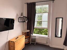 Modern studios Close to Hyde Park