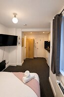 Modern studios Close to Hyde Park
