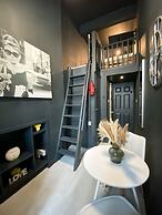 Modern studios Close to Hyde Park