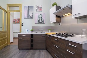 Apartment Near Old Town by Renters