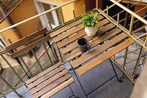 Apartment Near Old Town by Renters