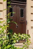 Apartment Near Old Town by Renters