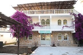 Ela Otel