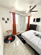 Hiphop 1br W Yard Space Near Mall & Beaches