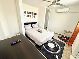 Hiphop 1br W Yard Space Near Mall & Beaches