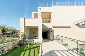 Aura Luxury Suites - Olympiada Cozy Getaways