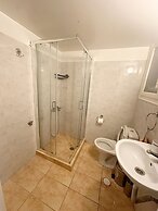 Check Point - Acropolis Retro