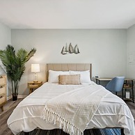 Seaside Sanctuary 4 Walk to Beach Cozy 1 1