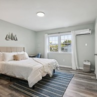 Seaside Sanctuary 4 Walk to Beach Cozy 1 1