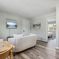 Seaside Sanctuary 4 Walk to Beach Cozy 1 1