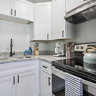 Seaside Sanctuary 4 Walk to Beach Cozy 1 1