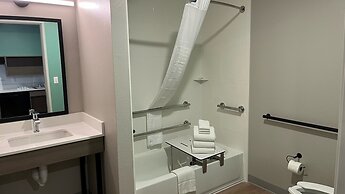 ECHO Suites Extended Stay by Wyndham Dallas Plano/Frisco