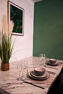 40percent off Monthly /2 Bedroom apt / City Centre