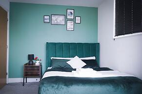 40percent off Monthly /2 Bedroom apt / City Centre