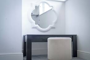 40percent off Monthly /2 Bedroom apt / City Centre