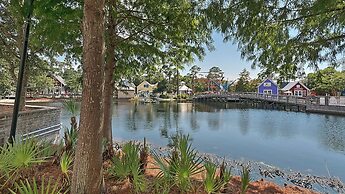 Spacious 3b/3b, Sleeps 6, Lakeview, Beach Access!