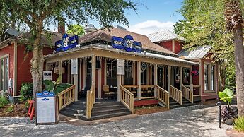 Spacious 3b/3b, Sleeps 6, Lakeview, Beach Access!