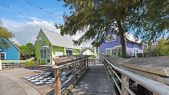 Spacious 3b/3b, Sleeps 6, Lakeview, Beach Access!