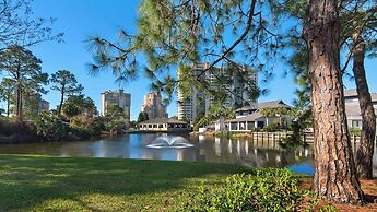 Spacious 3b/3b, Sleeps 6, Lakeview, Beach Access!