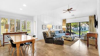 Spacious 3b/3b, Sleeps 6, Lakeview, Beach Access!