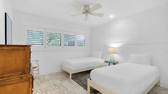 Spacious 3b/3b, Sleeps 6, Lakeview, Beach Access!