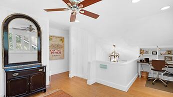 Spacious 3b/3b, Sleeps 6, Lakeview, Beach Access!