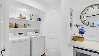 Spacious 3b/3b, Sleeps 6, Lakeview, Beach Access!