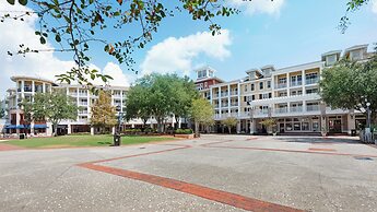 Spacious 3b/3b, Sleeps 6, Lakeview, Beach Access!