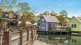 Spacious 3b/3b, Sleeps 6, Lakeview, Beach Access!