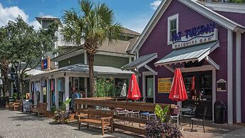 Spacious 3b/3b, Sleeps 6, Lakeview, Beach Access!